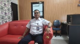 Kepala Stasiun Meteorologi, Klimatologi dan Geofisika Torea Ricky Roger Holle, SP saat ditemui wartawan