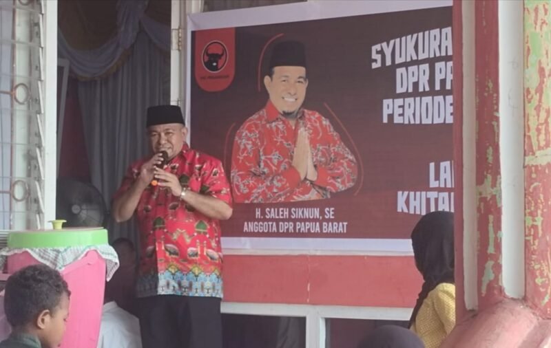 acara syukuran atas pelantikan Haji Saleh Siknun sebagai anggota Dewan Perwakilan Rakyat (DPR) Papua Barat untuk periode 2024-2029. Acara ini berlangsung pada hari Sabtu, 5 Oktober 2024, di Posko Tikar Rasa, Jalan Warahmade, Kelurahan Danaweria. (Dok. aceh.tagarutama.com)