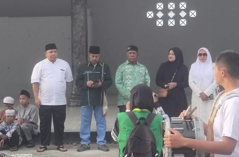 Turut Hadir saat Pawai Semarak Ramadhan 1446 Hijriyah atau 2025 Ketua NU Kabupaten Fakfak Ali Hindom, Ketua PHBI Mohjak Rengen yang Juga Kepala Dinas Perindustrian dan Perdagangan Kabupaten Fakfak, dan beberapa Anggota DPR Kabupaten Fakfak