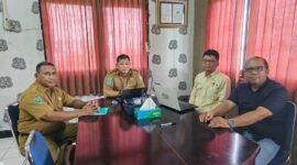 Pertemuan antara Plt. Kepala Dinas Perkebunan Fakfak Widhi Asmoro Jati, ST., MT dan Pimpinan Cabang PT. RSP Fakfak, Setyo Windodo, S.Hut, menghadirkan percepatan layanan kesehatan bagi para karyawan dan keluarganya di sektor perkebunan sawit.