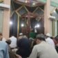 Haedar, S.Ag saat memberikan tausiyah Ramadhan Malam ke-14 Ramadhan, Kamis 13 Maret 2025, Masjid Al-Munawwarah Fakfak.