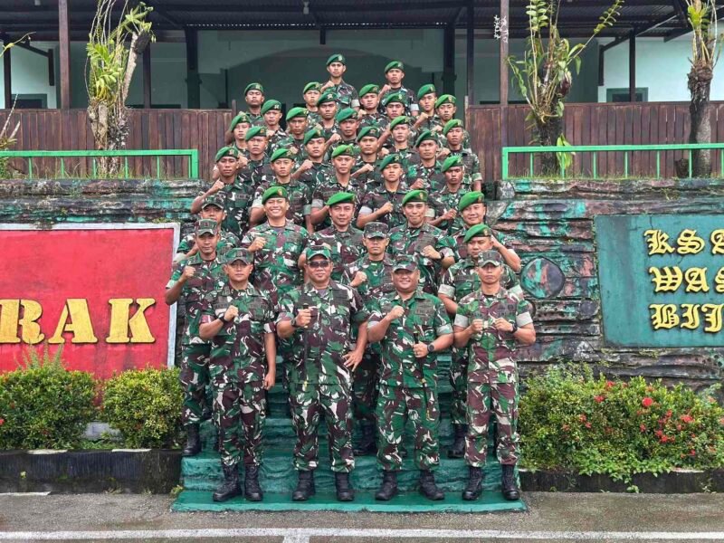 29 prajurit TNI AD diberangkatkan ke Distrik Tomage sebagai gelombang pertama pembentukan Batalyon Infanteri Teritorial Pembangunan (Yonif TP) 808/Fakfak.