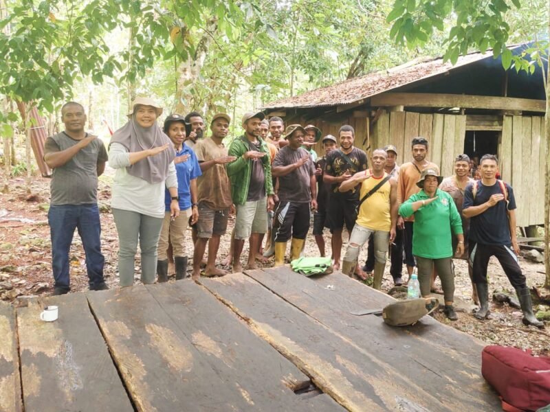 Kelompok Tomandin Uhkanda Pemuda Tetar, Distrik Teluk Patipi menginisiasi dalam Penanaman Pala seluas 14 hetare guna mendukung program pemerintah daerah Kabupaten Fakfak dalam Program strategis Pala Unggul.