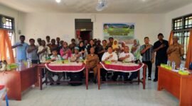 Pemerintah Kabupaten Fakfak bersama Pemerintah Kampung Sisir dan Aparat Kampung lainnya menginisiasi pelatihan ketahanan pangan sebagai upaya meningkatkan kapasitas dan keterampilan kelompok tani pala.