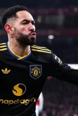 Carrick Bawa Efek Instan, Manchester United Tumbangkan Dua Raksasa Liga