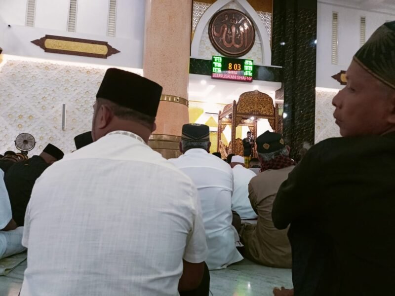 Sholat Idul Fitri 1447 Hijriah dengan penuh khidmat di Masjid Baitul Makmur pada Sabtu (21/3/2026).